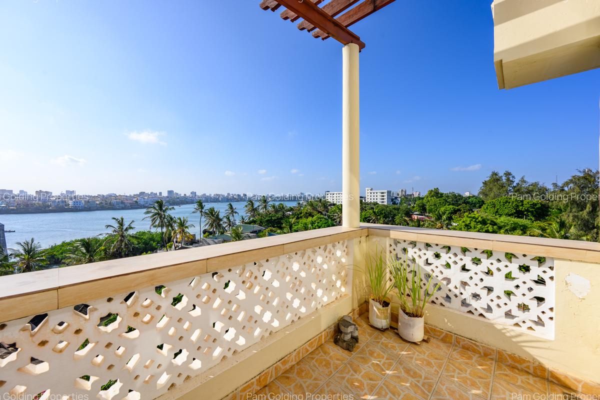 Furnished 3 Bed Apartment with En Suite at Cement Road - 11