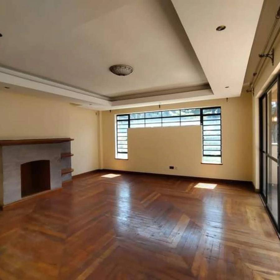 5 Bed Townhouse with En Suite at Lavington - 6