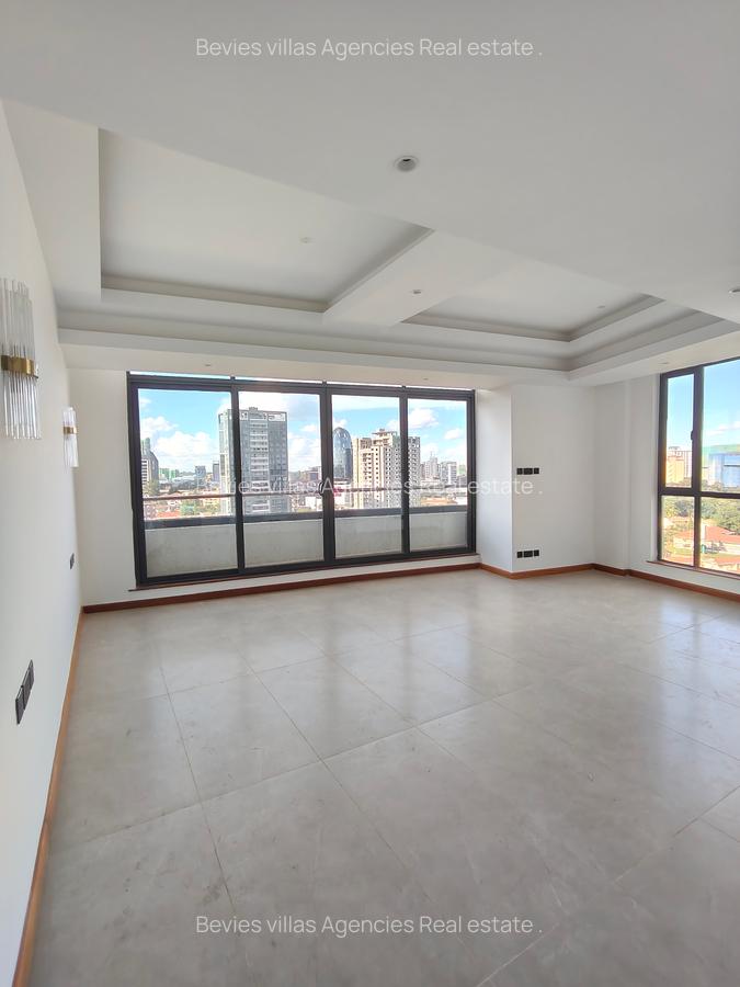 3 Bed Apartment with En Suite at Riverside - 10