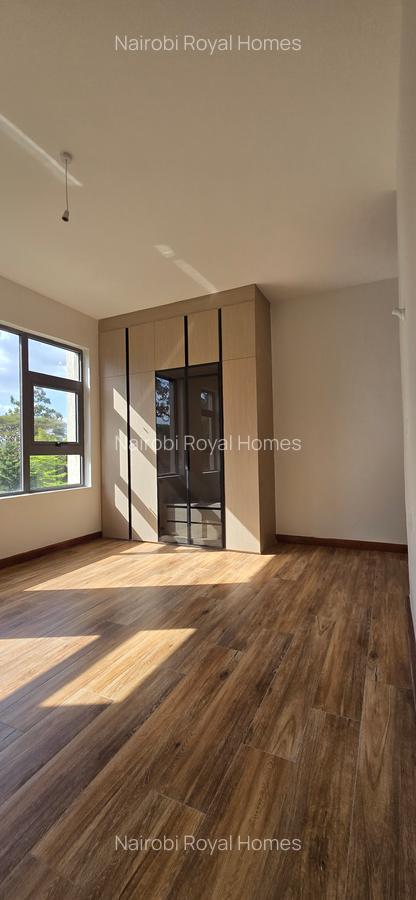 6 Bed Townhouse with En Suite at Off Convent Drive - 9