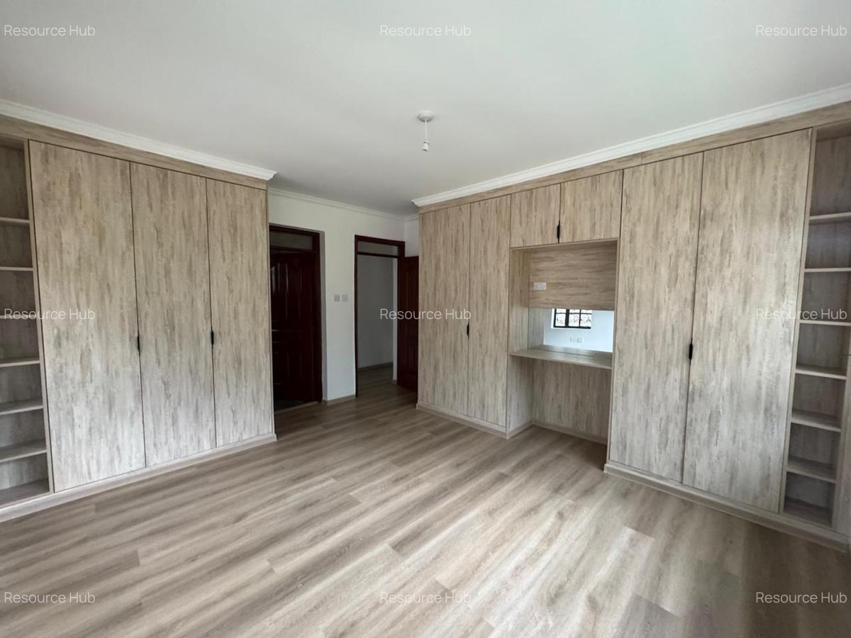 3 Bed House with En Suite at Next To The Hub - 13
