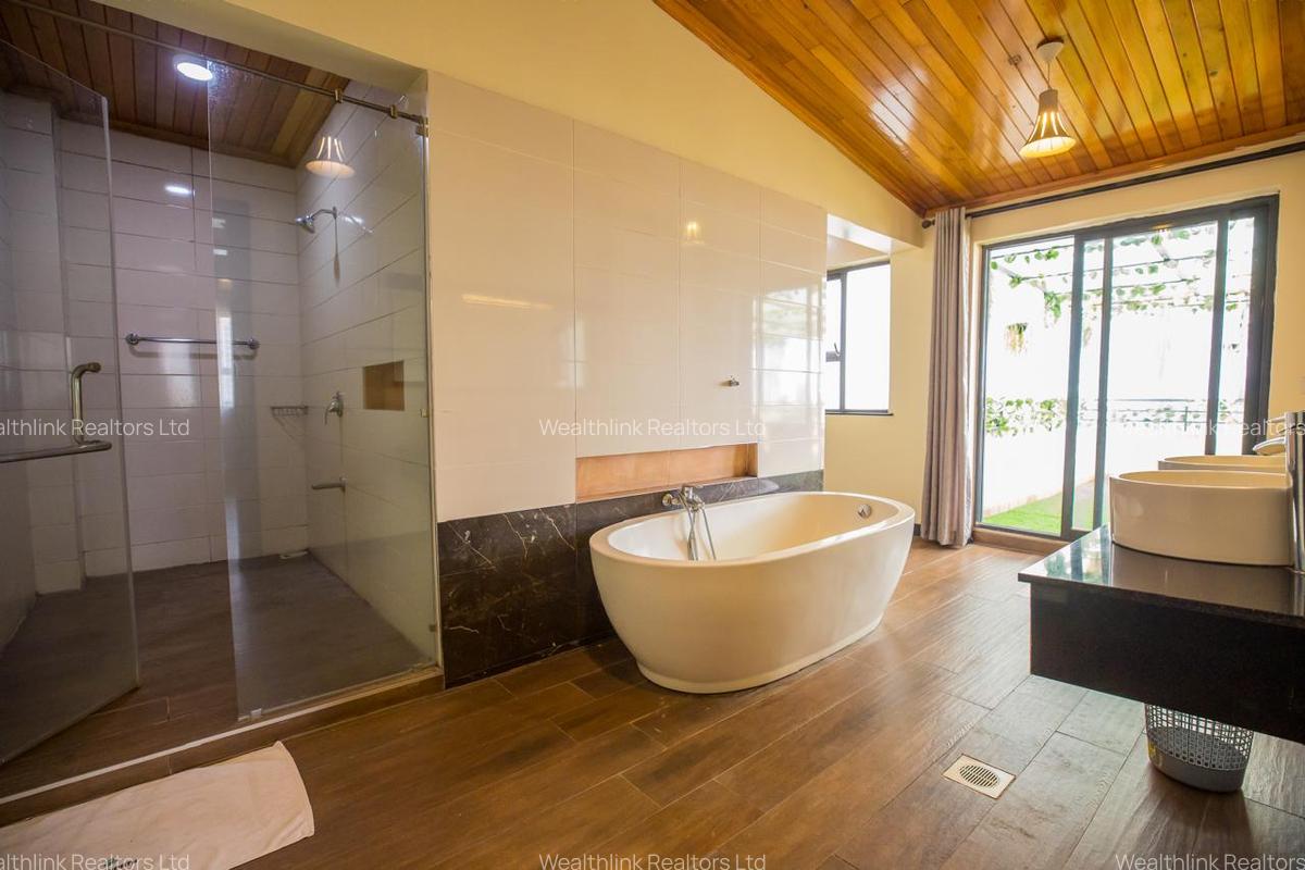 Serviced 2 Bed Apartment with En Suite in Kilimani - 6