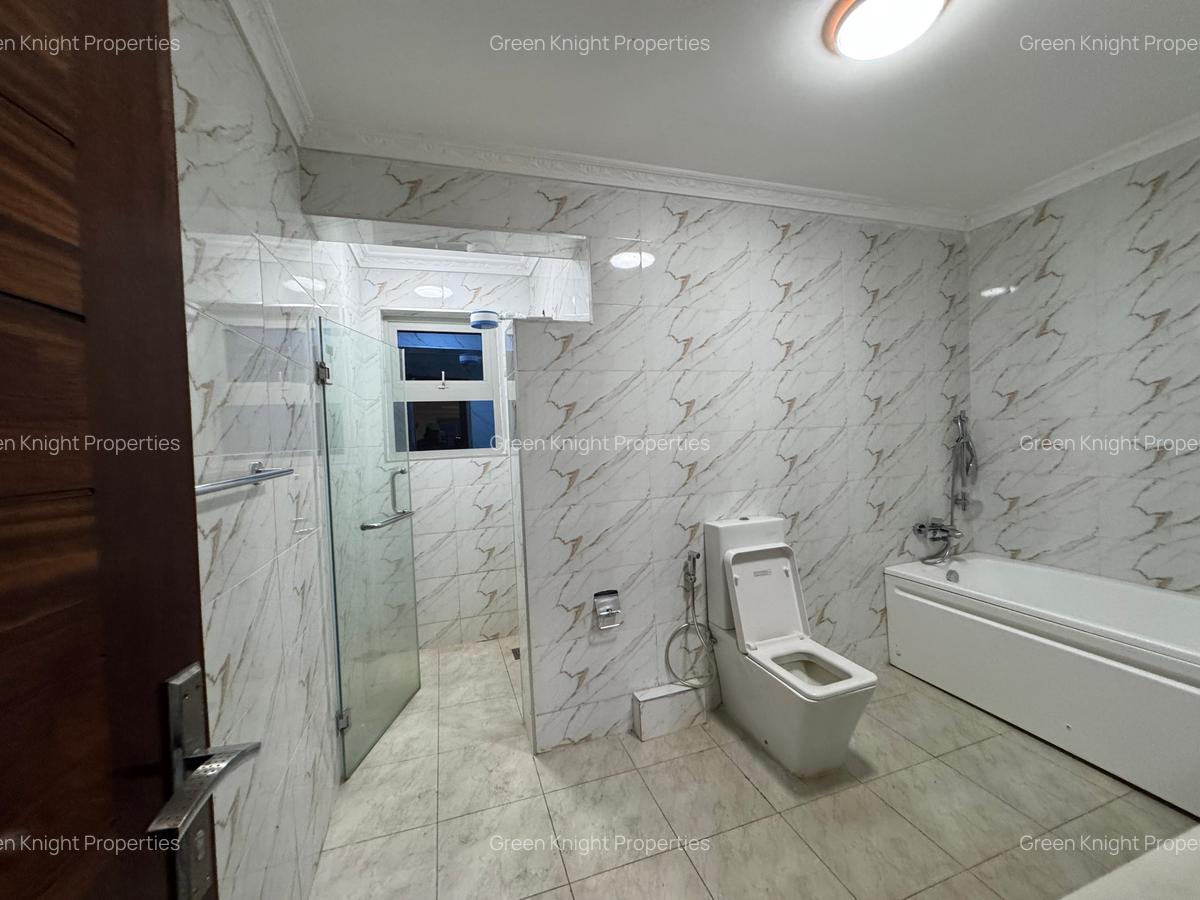 Serviced 4 Bed Apartment with En Suite in Kilimani - 11