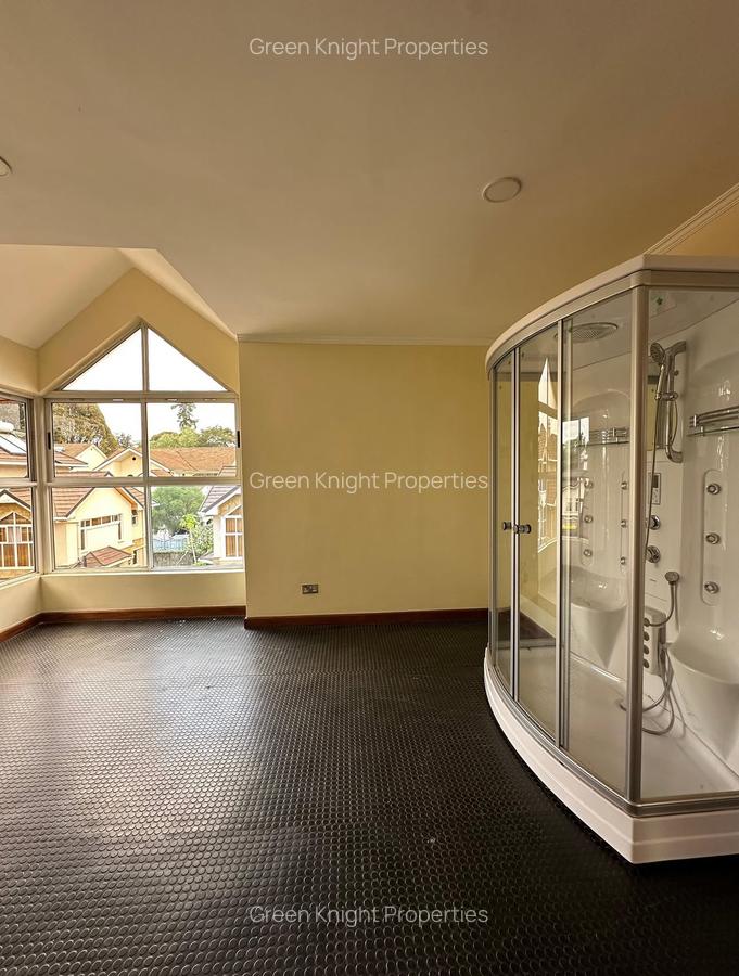 5 Bed Townhouse with En Suite in Lavington - 10