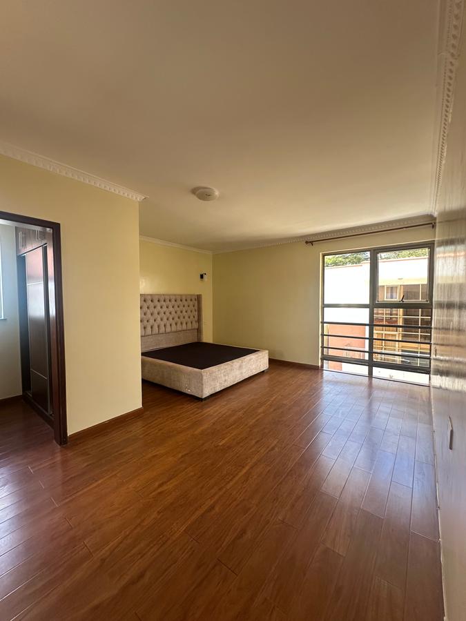 5 Bed Townhouse with En Suite in Lavington - 10