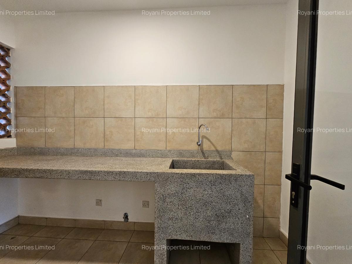 4 Bed House with En Suite in Ruaka - 12