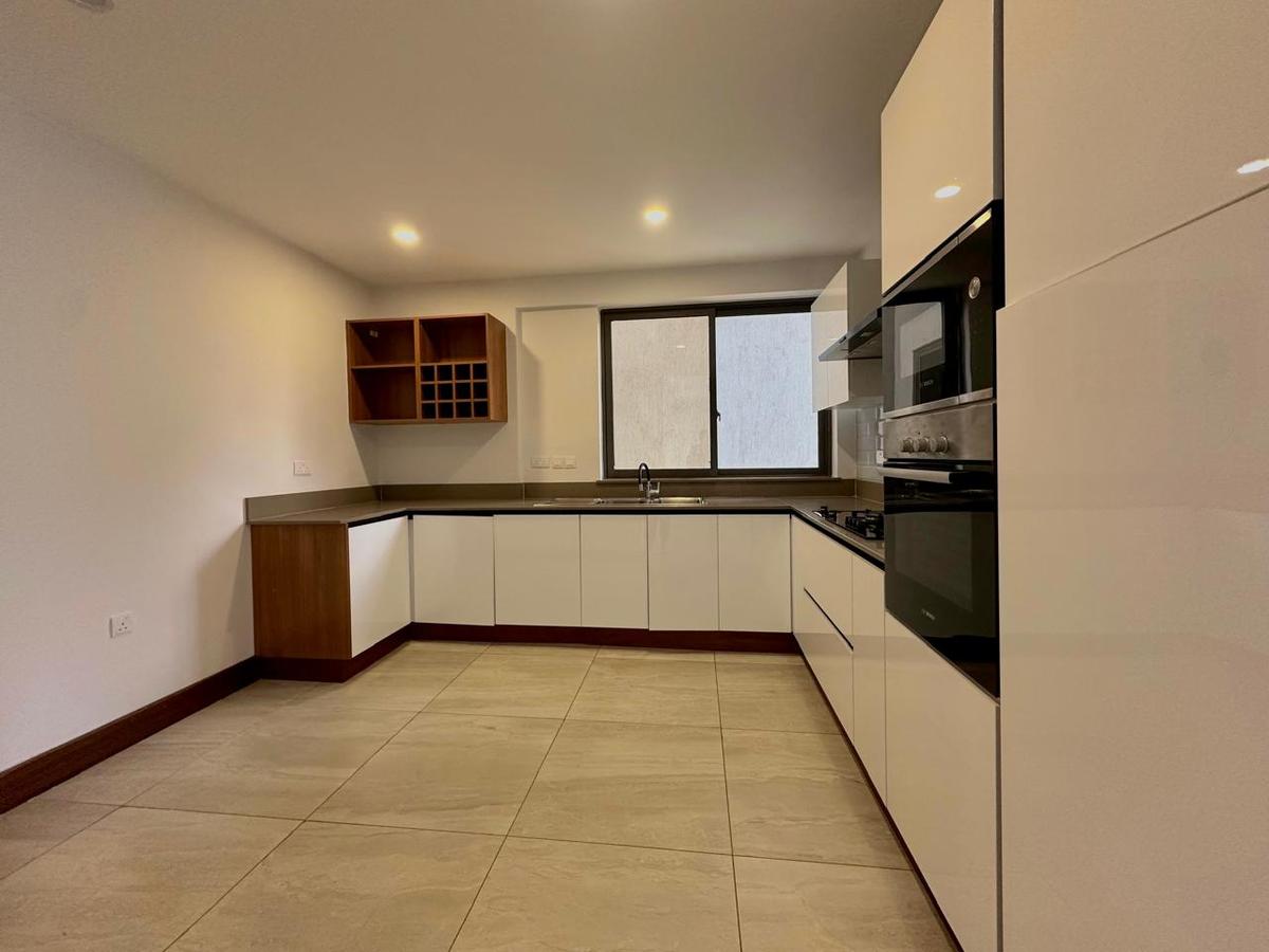 3 Bed Apartment with En Suite at Westlands - 10