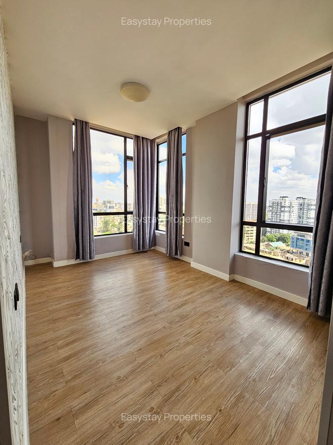 2 Bed Apartment with En Suite in Brookside - 5