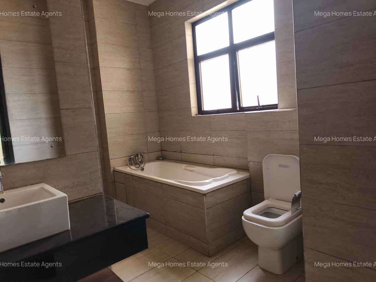 Serviced 3 Bed Apartment with En Suite in Parklands - 12