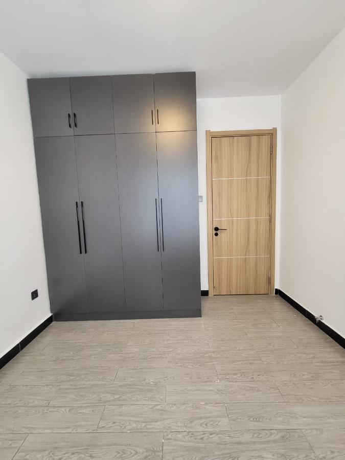 2 Bed Apartment with Swimming Pool in Kilimani - 14