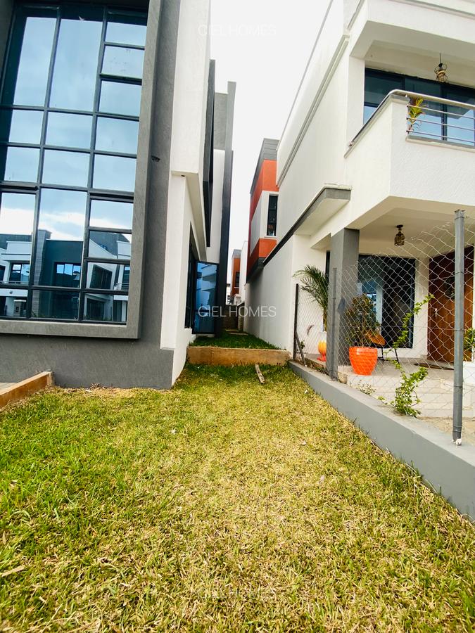 4 Bed Villa with En Suite at Eastern Bypass - 3