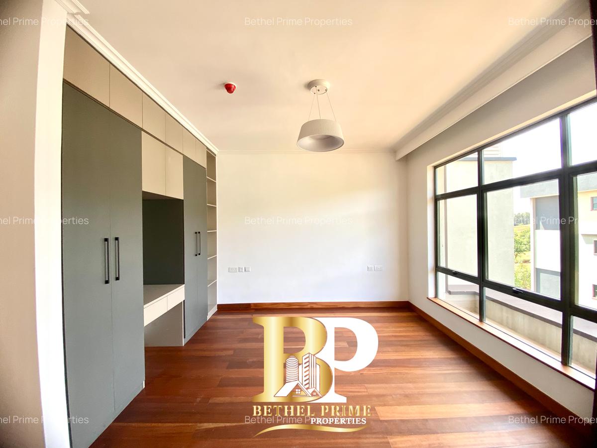 4 Bed Townhouse with En Suite in Rosslyn - 11