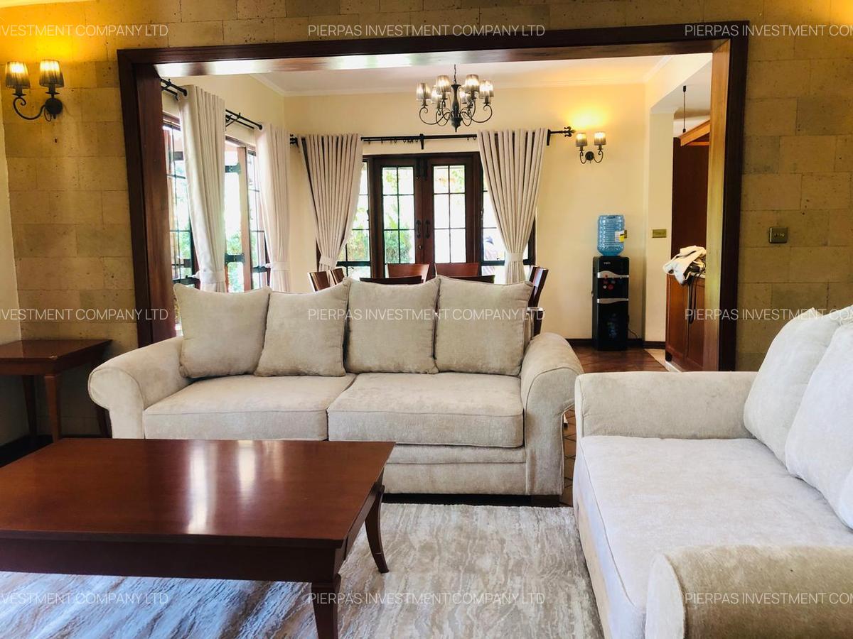 3 Bed Townhouse with En Suite in Ridgeways - 9