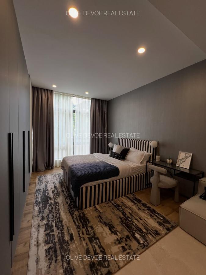 5 Bed Villa with En Suite in Westlands Area - 3