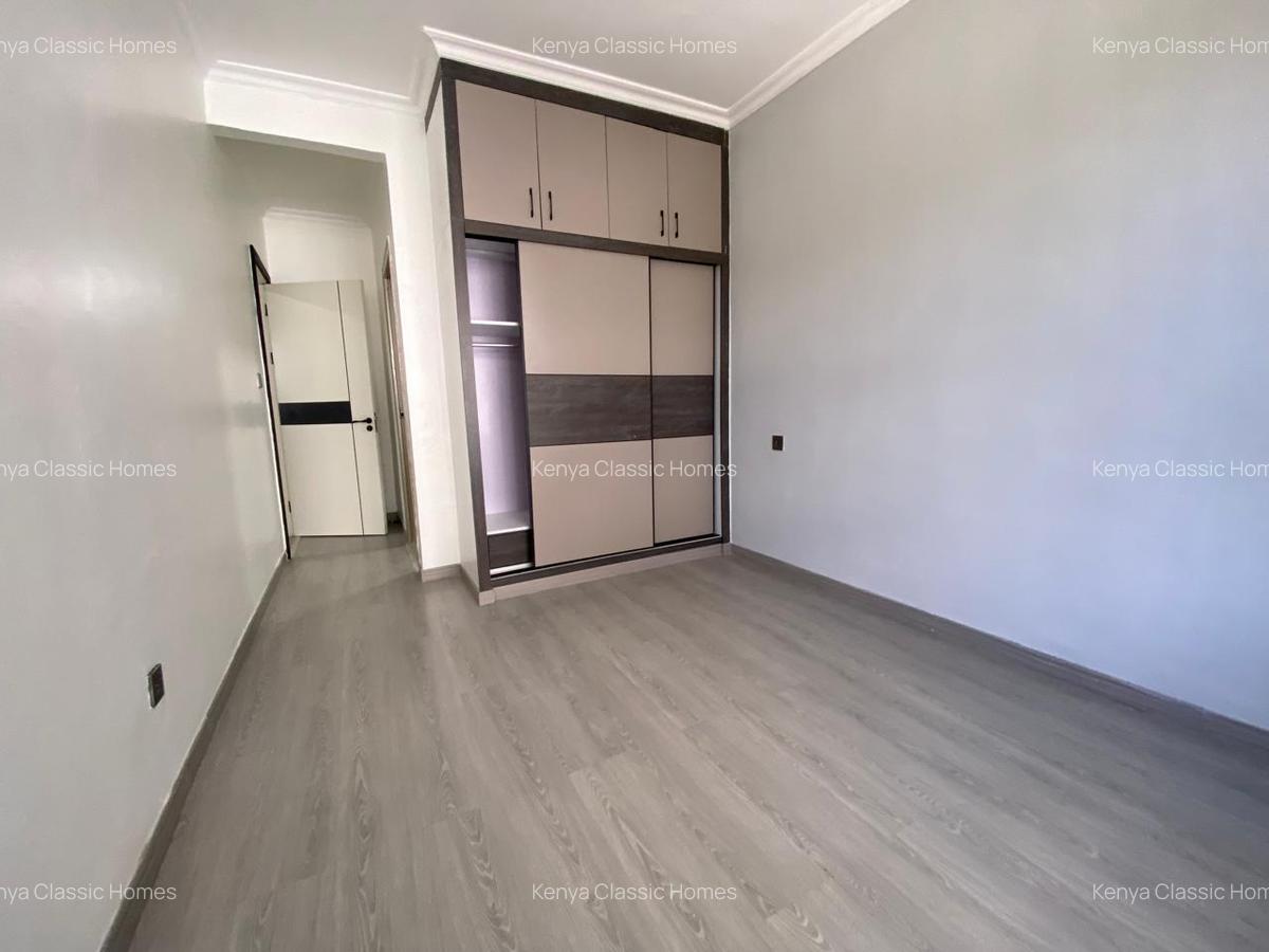 3 Bed Apartment with En Suite at Lavington - 6