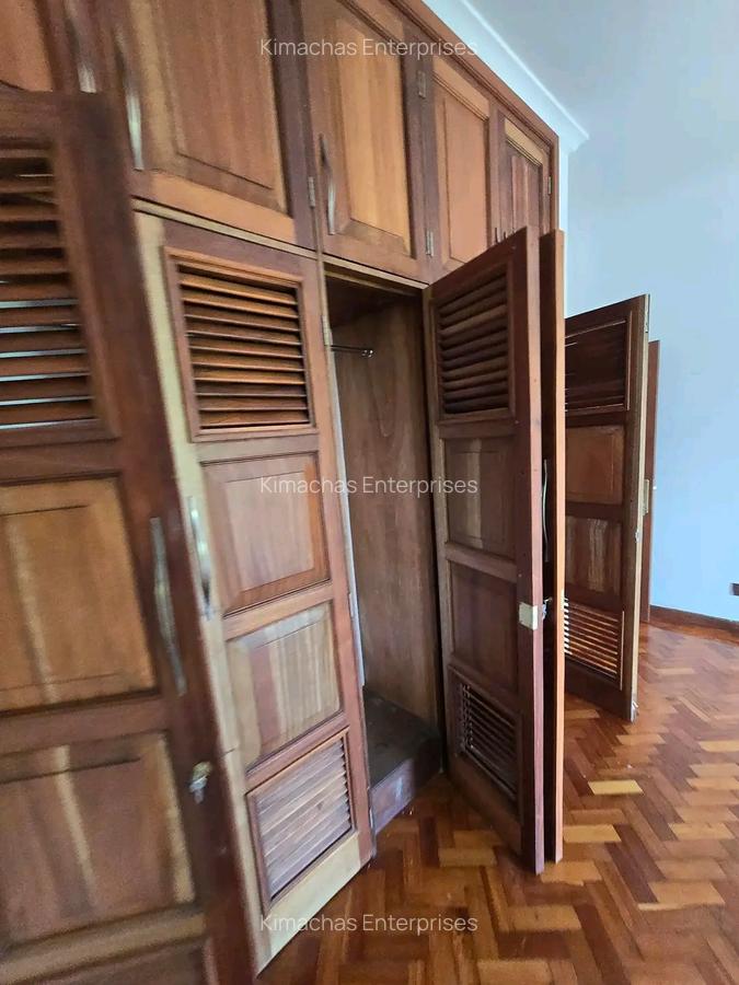 3 Bed Apartment with En Suite at Green Wood Drive - 18