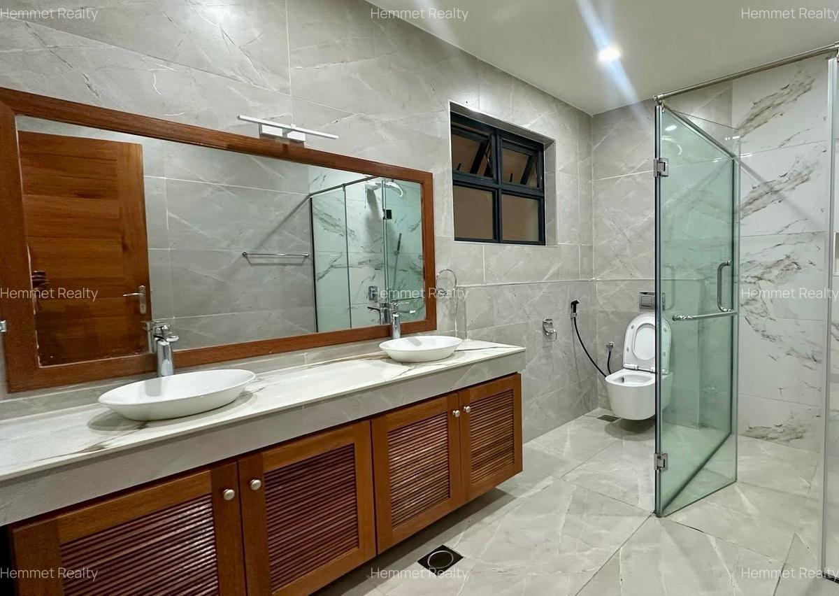 4 Bed Apartment with En Suite in Westlands Area - 8