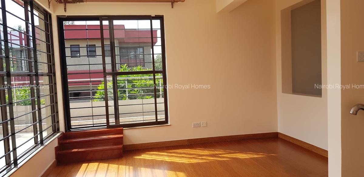 5 Bed Townhouse with En Suite at Convent Drive - 12