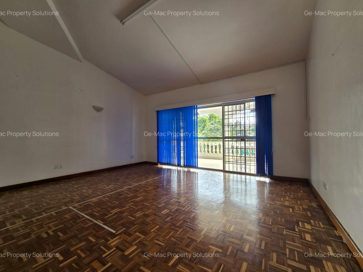 4 Bed House with En Suite in Gigiri - 9