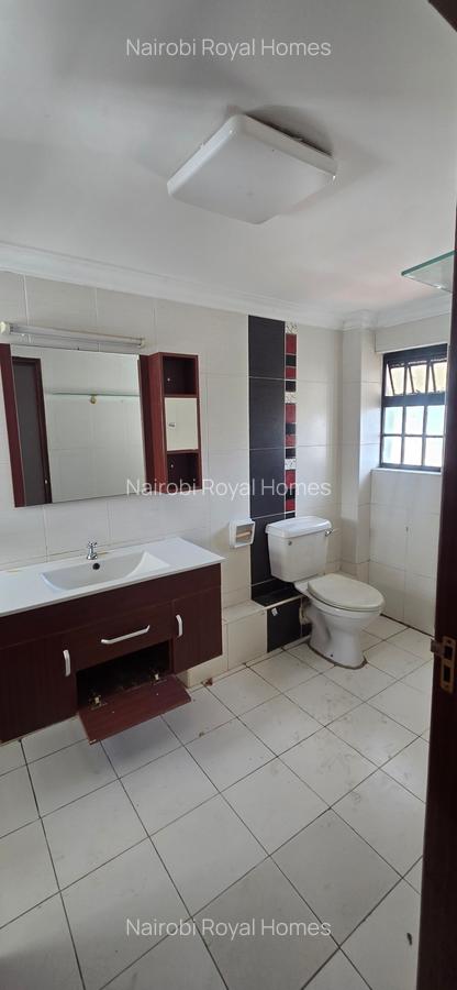 5 Bed Townhouse with En Suite at Lavington Green - 6