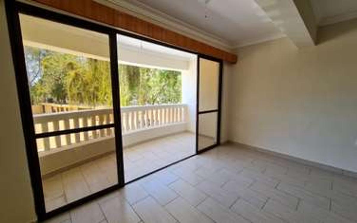 3 Bed Apartment with En Suite at Moyne Drive Nyali - 12