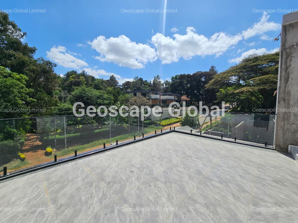 5 Bed Townhouse with En Suite in Lavington - 1