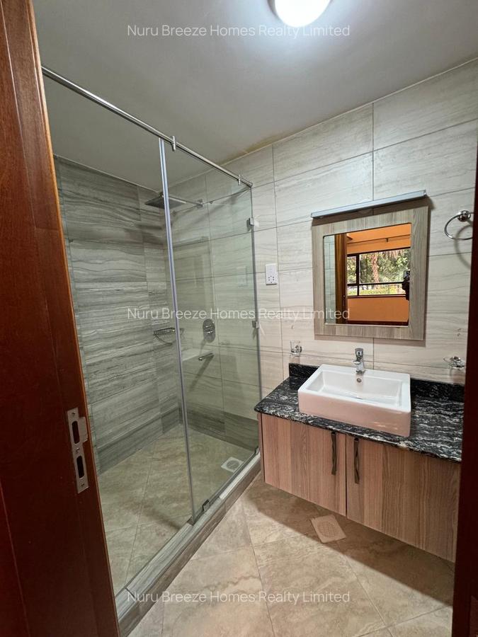 5 Bed Townhouse with En Suite in Lavington - 16