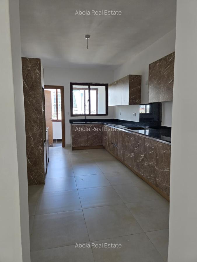 3 Bed Apartment with En Suite in Westlands Area - 10