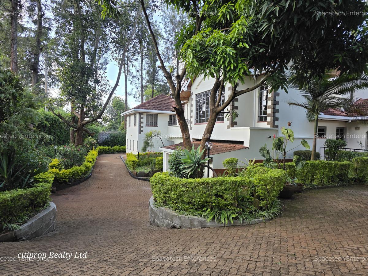 5 Bed House with En Suite in Runda - 6