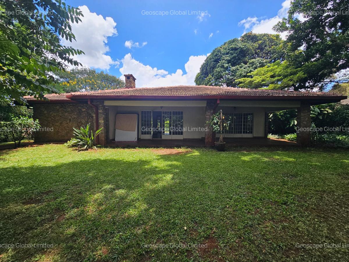 4 Bed House with En Suite in Redhill - 5