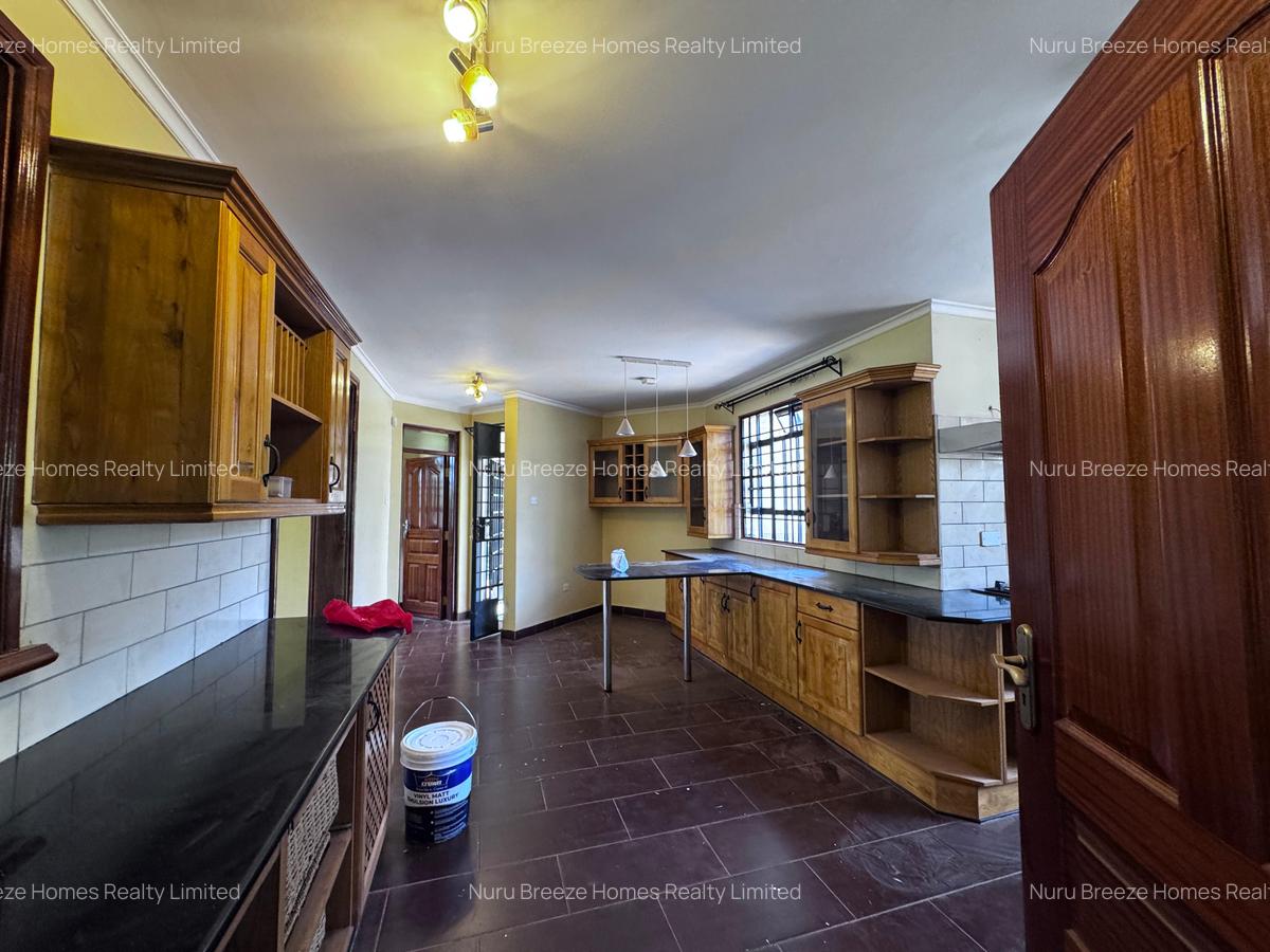 5 Bed Townhouse with En Suite in Runda - 18