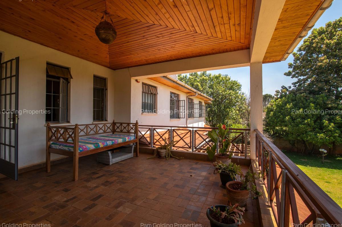 4 Bed House with En Suite in Runda - 18