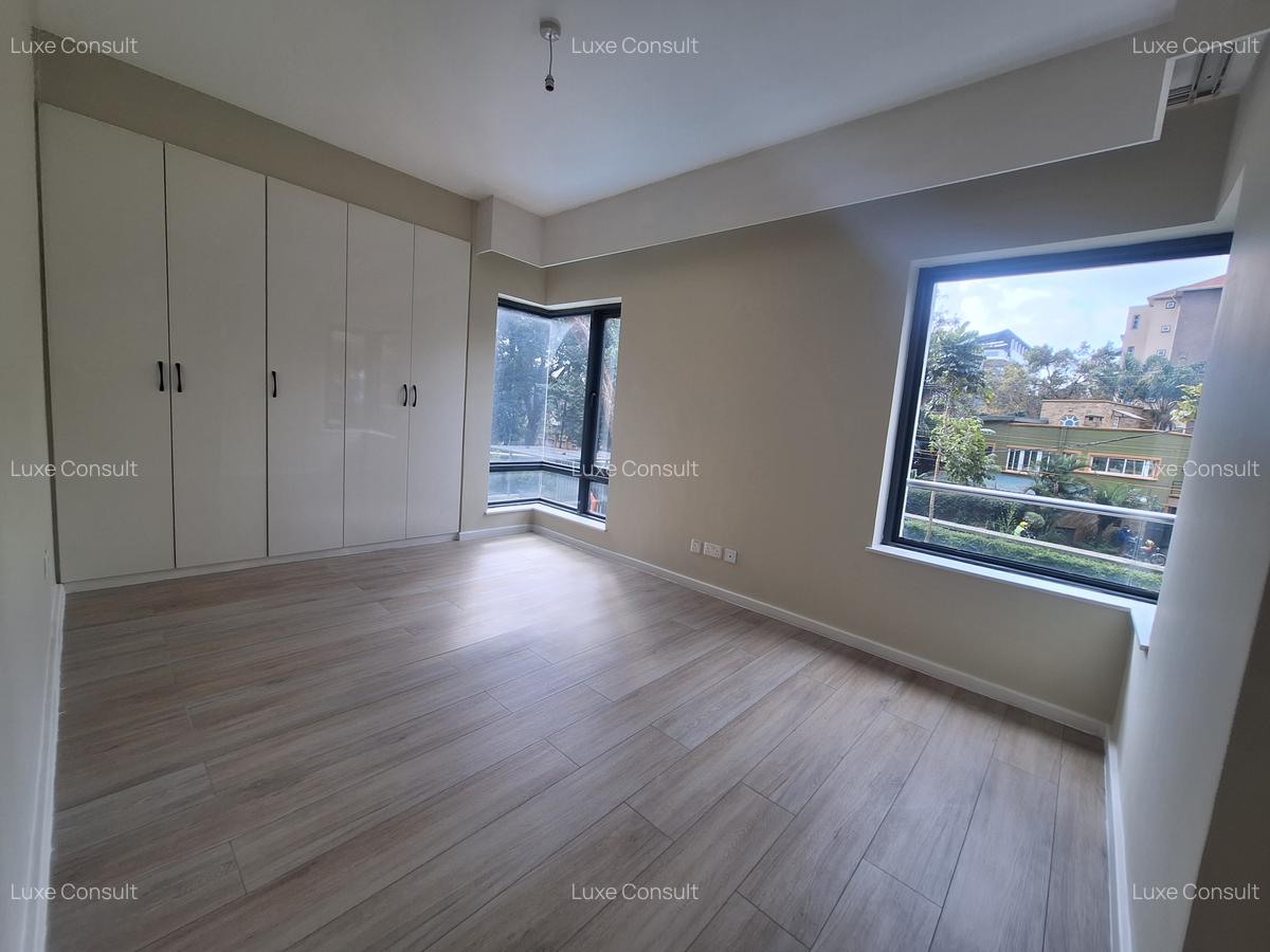 2 Bed Apartment with En Suite at Riverside Drive - 7