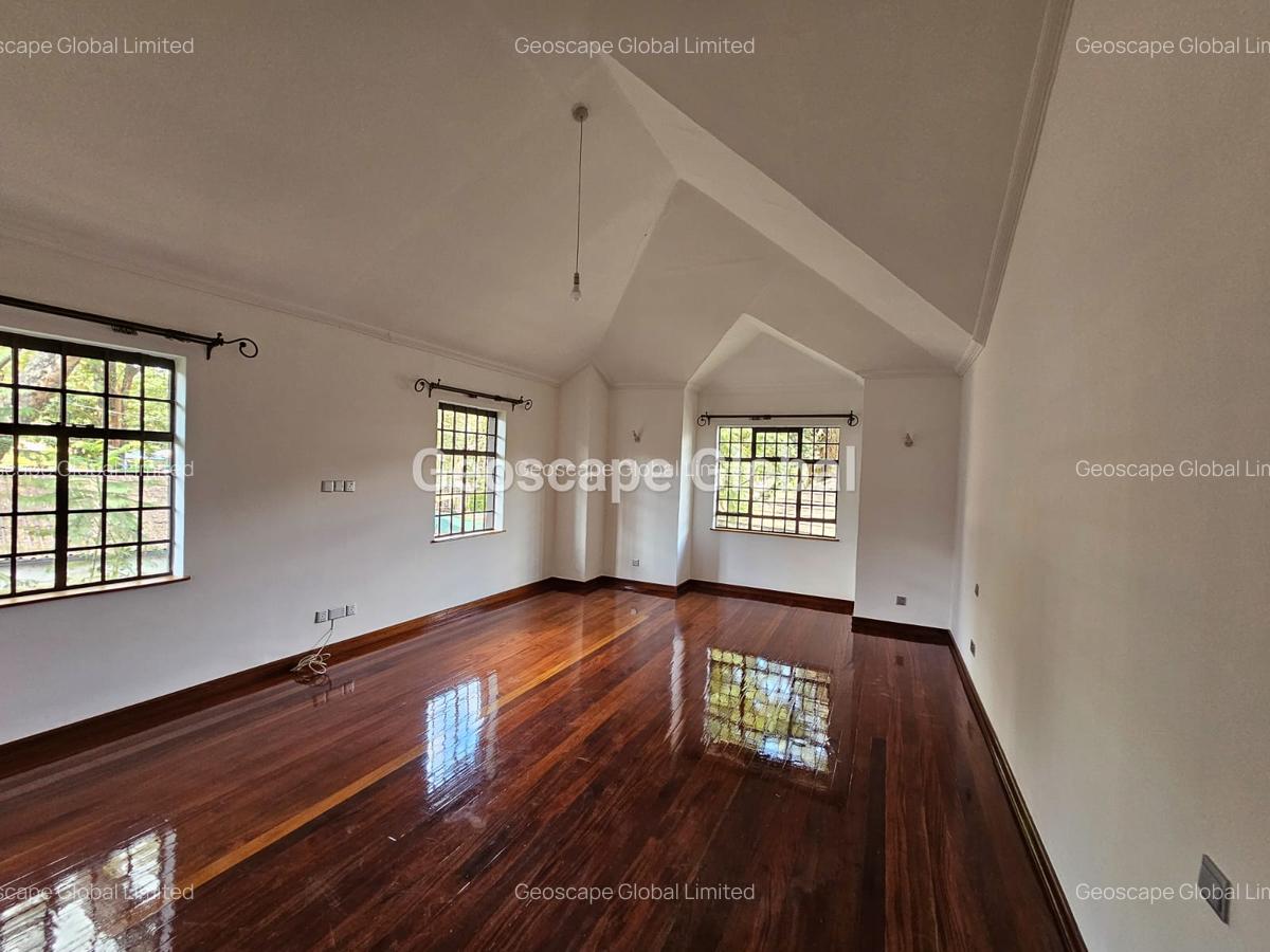 4 Bed Townhouse with En Suite in Spring Valley - 6