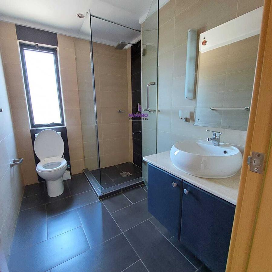 Serviced 2 Bed Apartment with En Suite at Brookside Drive - 6