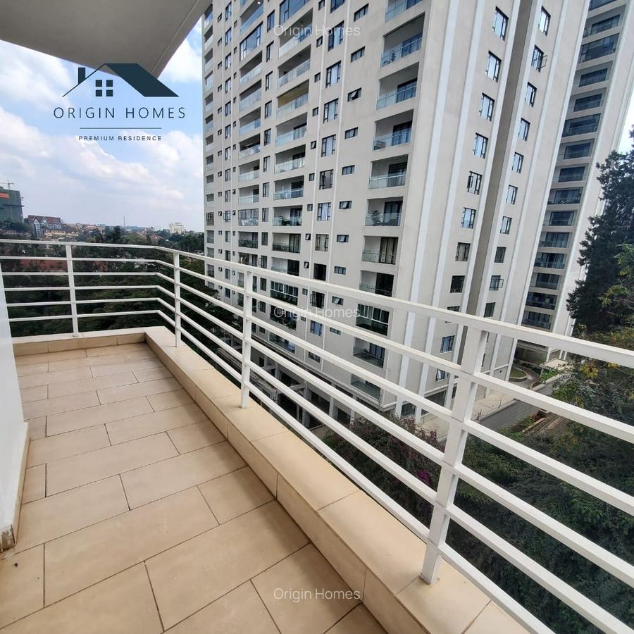 3 Bed Apartment with En Suite at Lavington - 17