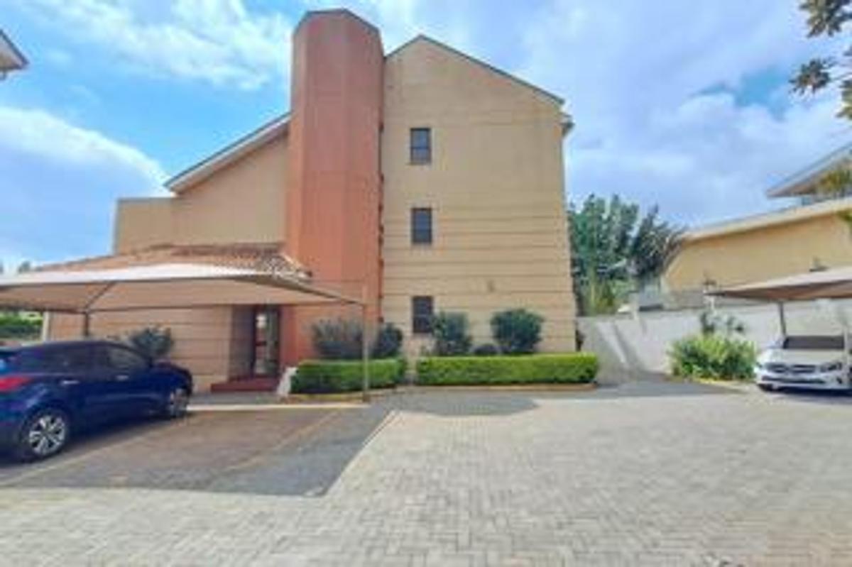 5 Bed Townhouse with En Suite at Lavington Green - 2