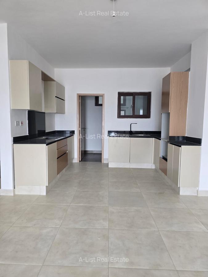 3 Bed Apartment with En Suite at 2Nd Avenue - 3
