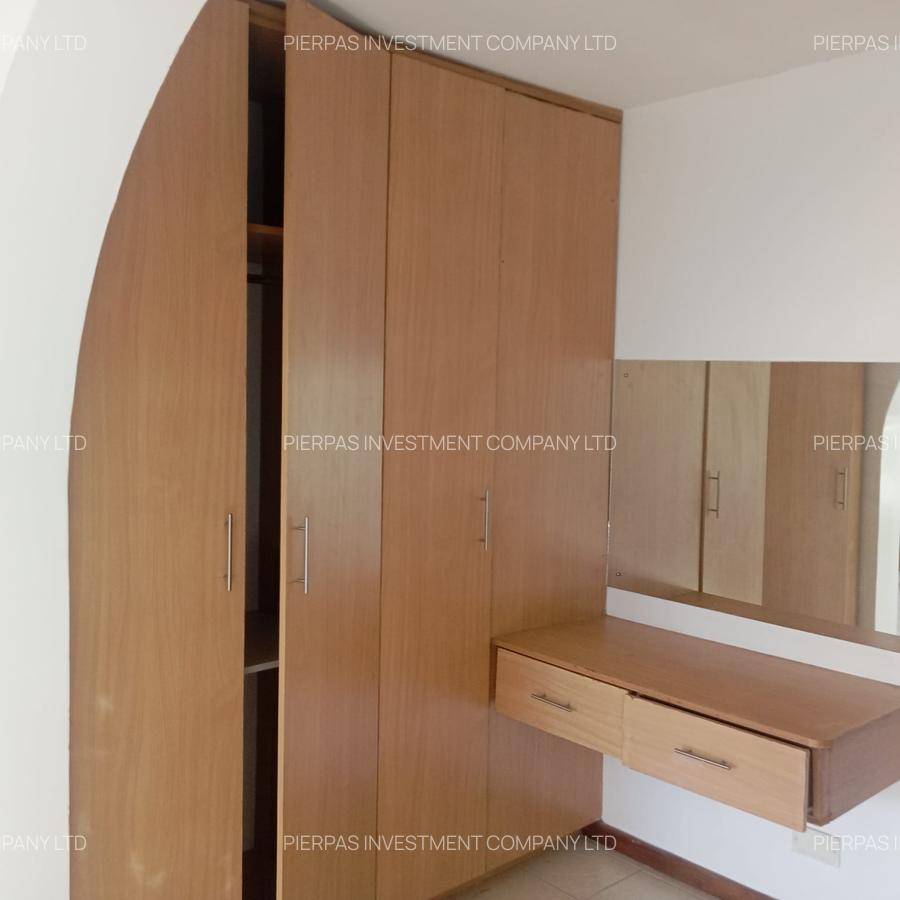 4 Bed Villa with En Suite in Spring Valley - 7