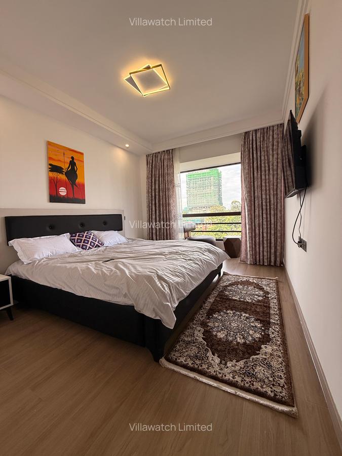 Serviced 3 Bed Apartment with En Suite at Riverside Square - 10