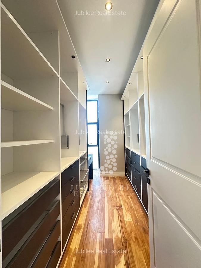 5 Bed Villa with En Suite in Loresho - 19