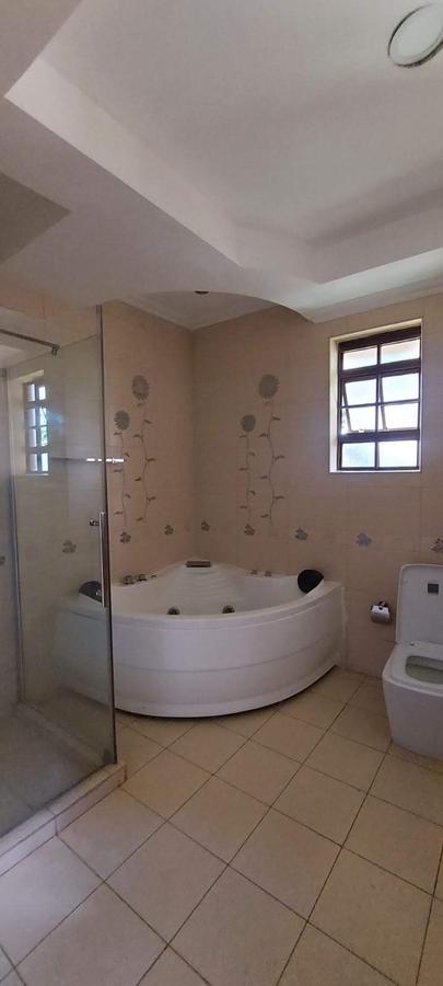 4 Bed House with En Suite in Runda - 9