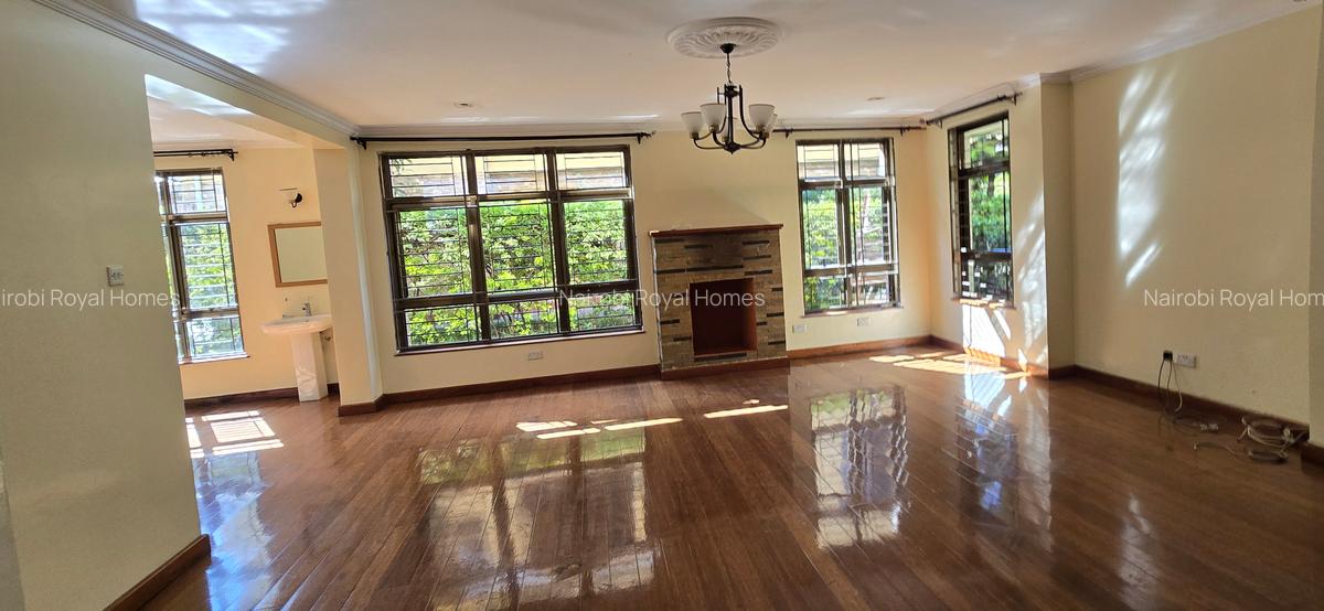 6 Bed Townhouse with En Suite at Lavington Green - 14
