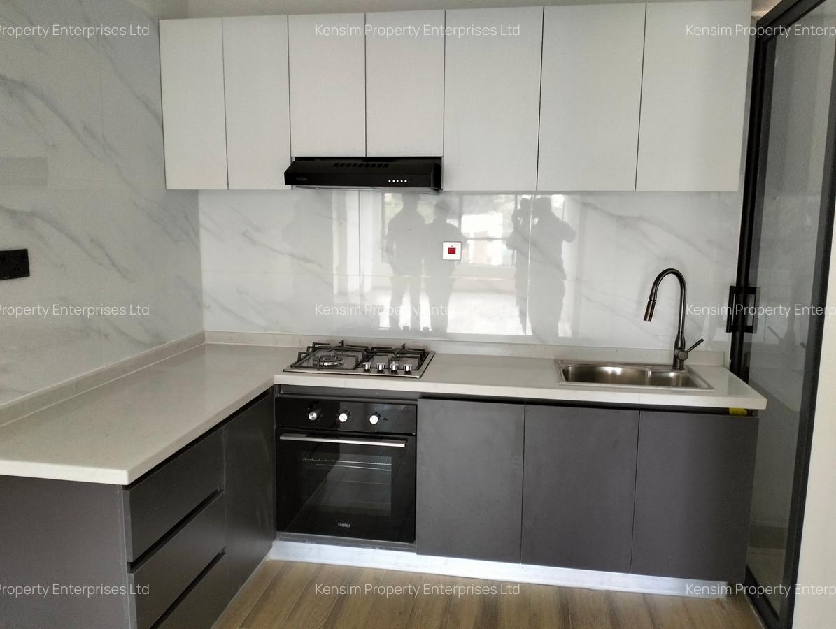 2 Bed Apartment with En Suite in Brookside - 11