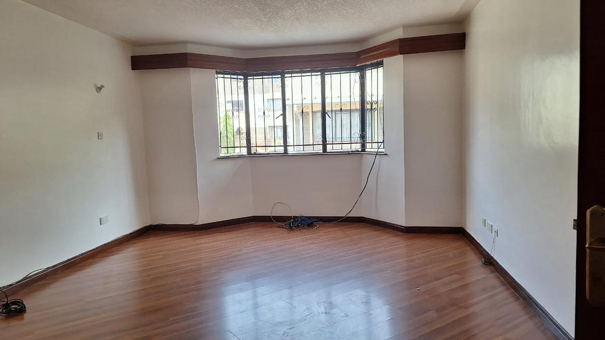 4 Bed Townhouse with En Suite in Westlands Area - 18