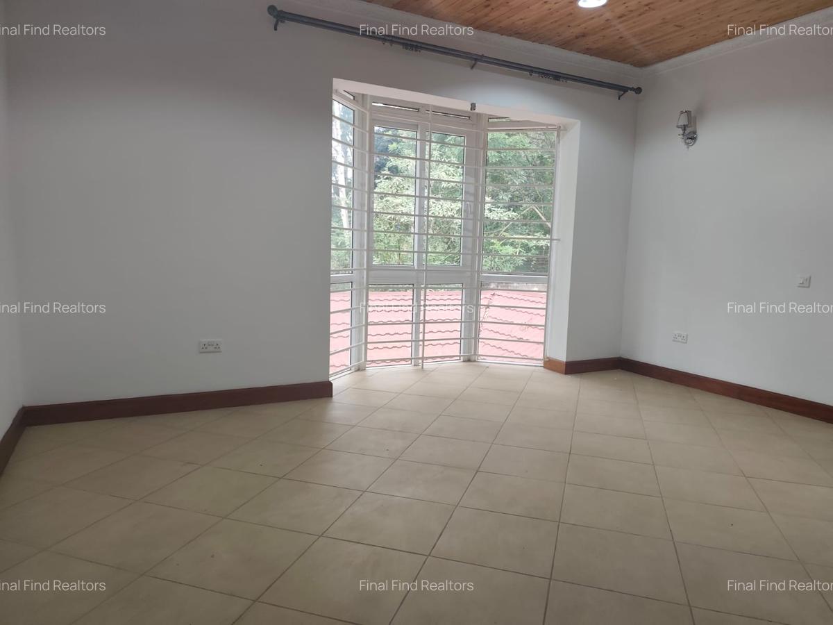6 Bed Townhouse with Backup Generator in Rosslyn - 17