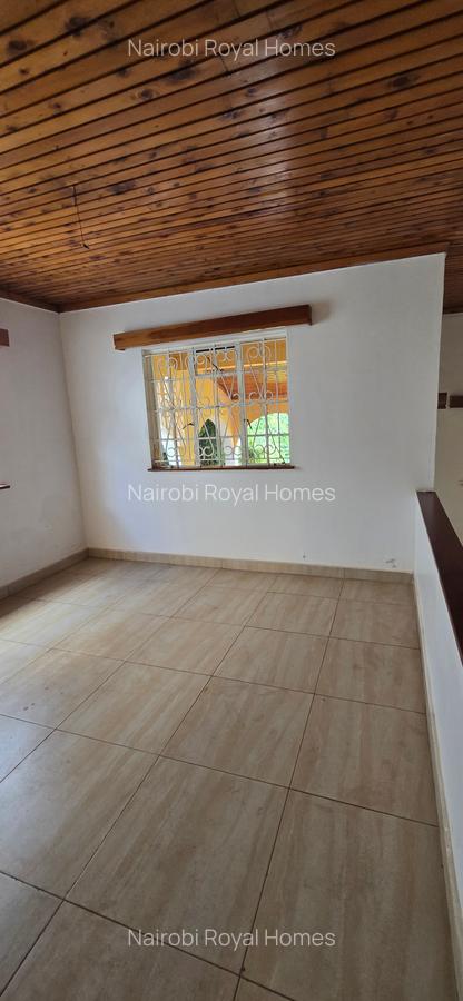 4 Bed House with En Suite at Loresho Road - 11