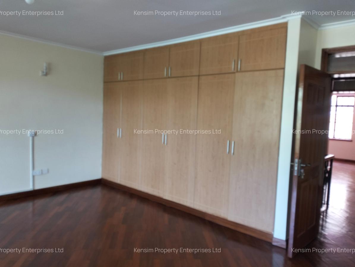 4 Bed Townhouse with En Suite in Lavington - 18