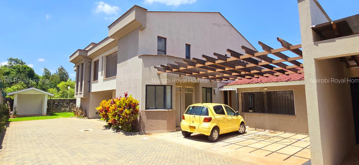 6 Bed House with En Suite at Lavington Road - 7