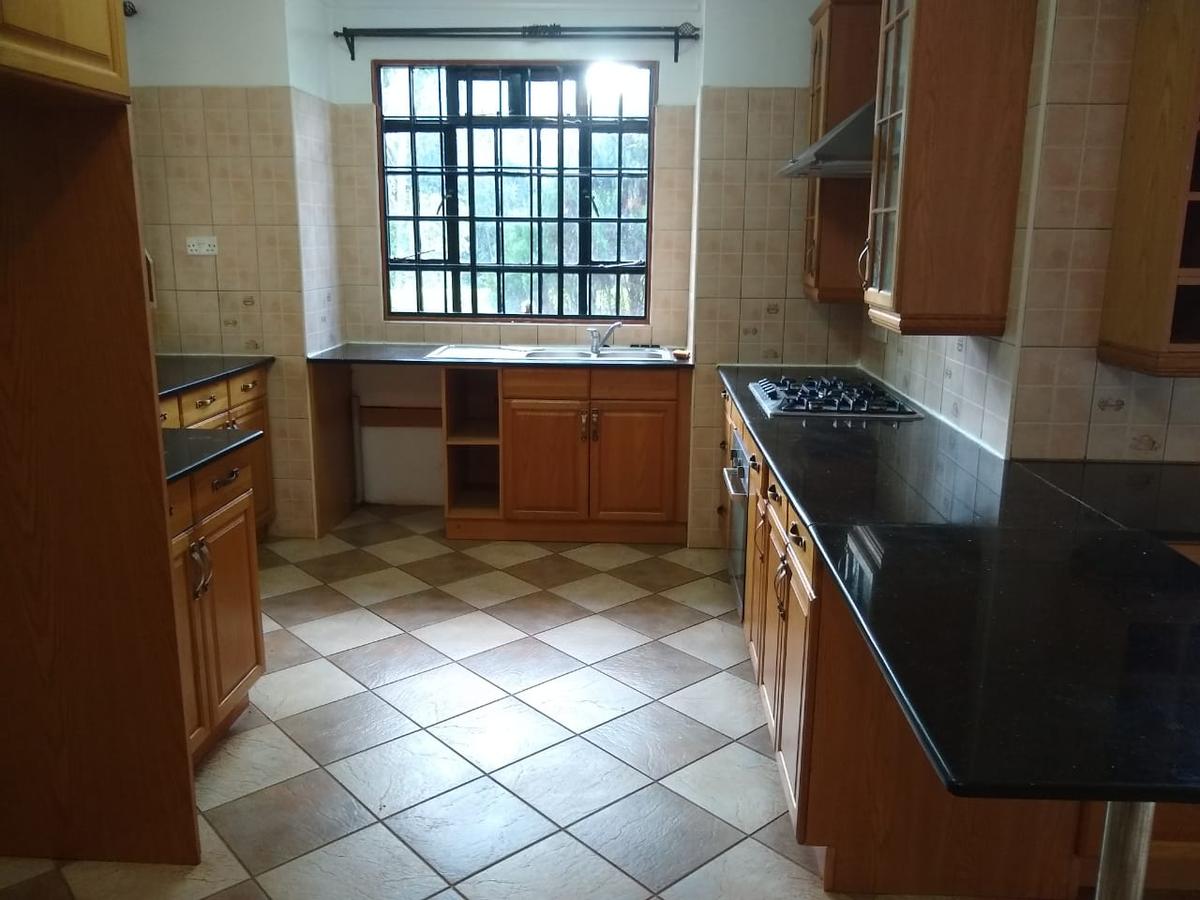 4 Bed Townhouse with En Suite in Runda - 11